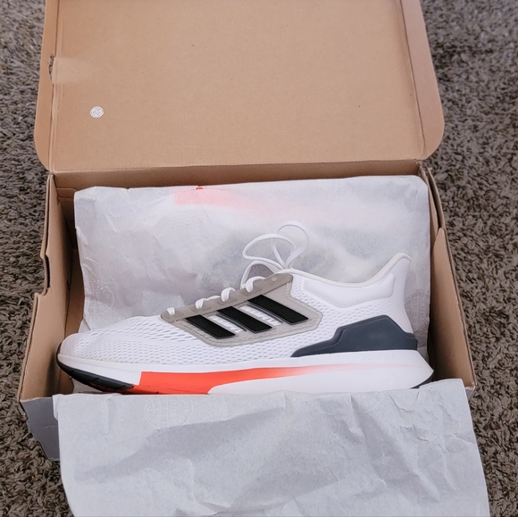 Adidas EQ21 RUN - Picture 5 of 6